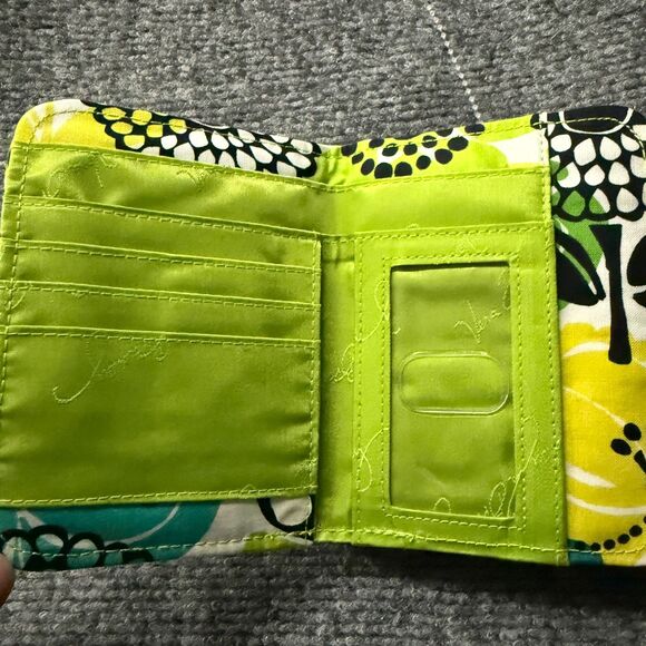 Vera Bradley Snappy Wallet Lime`s‎ Up Floral Quilted Snap On Card Holder Hippie - Picture 4 of 6